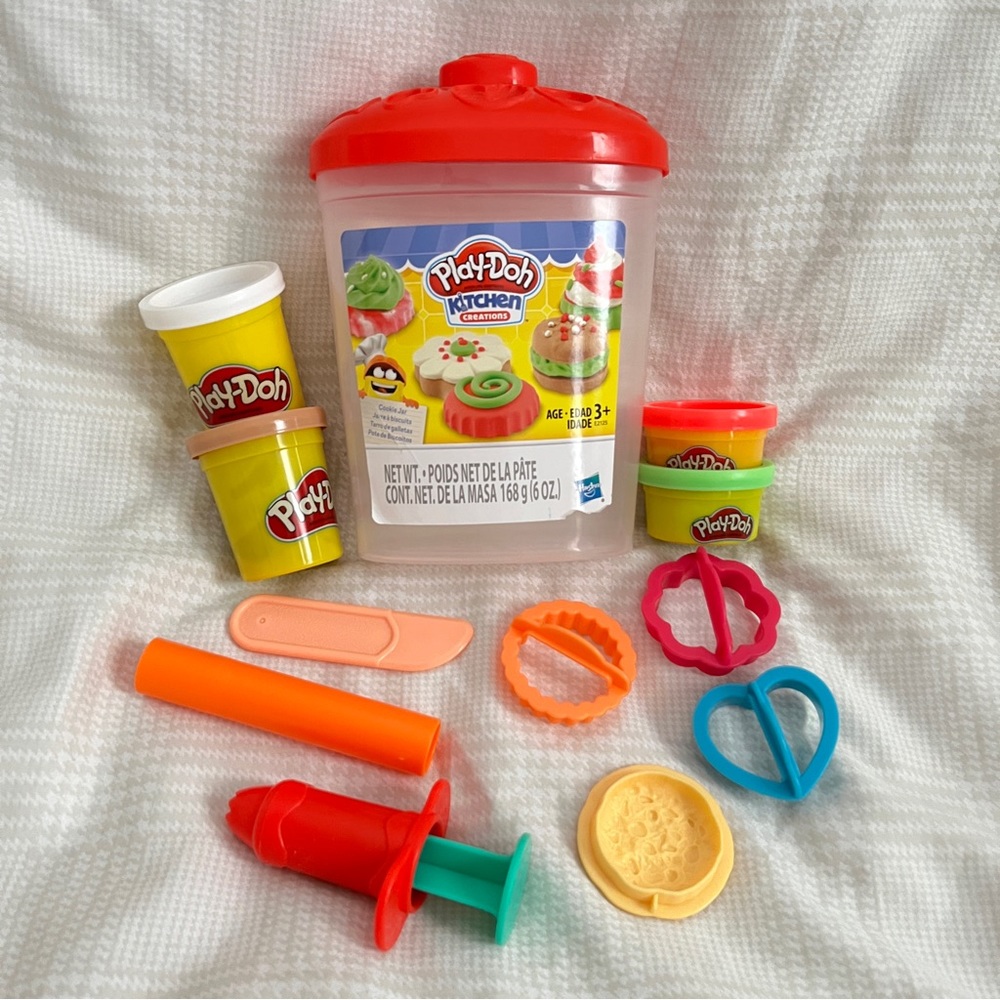 Play-Doh Kitchen Creations Cookie Jar Full Playset